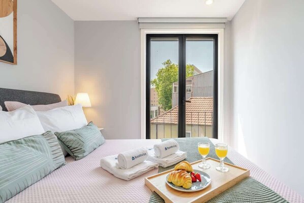 2 bedrooms, iron/ironing board, travel crib, free WiFi