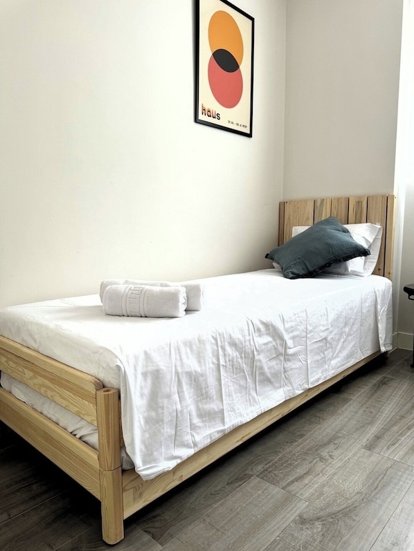 2 chambres, fer et planche à repasser, Wi-Fi, draps fournis