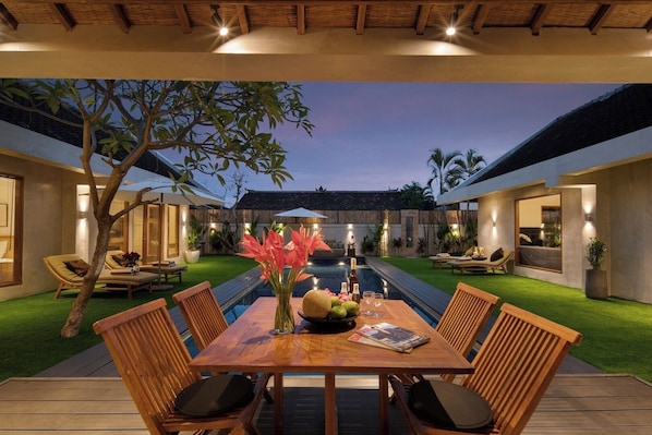 Outdoor dining