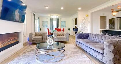 Luxe Lakefront downtown villa Universal Disney