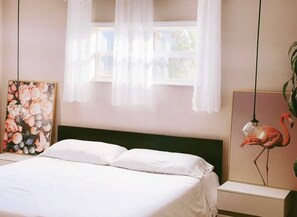 5 bedrooms, iron/ironing board, free WiFi, bed sheets