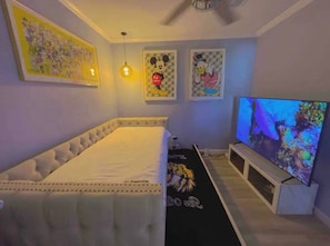 5 habitaciones, tabla de planchar con plancha y wifi gratis 