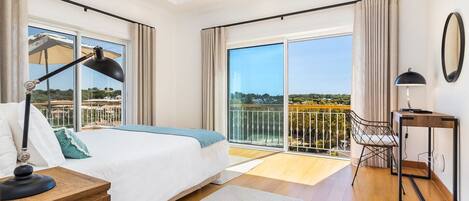 4 chambres, fer et planche Ă repasser, accĂšs au Wi-Fi (inclus)