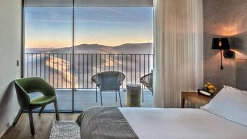 6 chambres, bureau, Wi-Fi gratuit, draps fournis