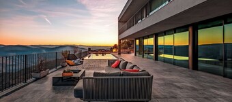 Luxury Villa Douro Valley River View and Pool