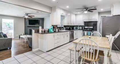 Spacious 4BR Near DFW & Stadium