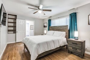 4 bedrooms, desk, iron/ironing board, free WiFi