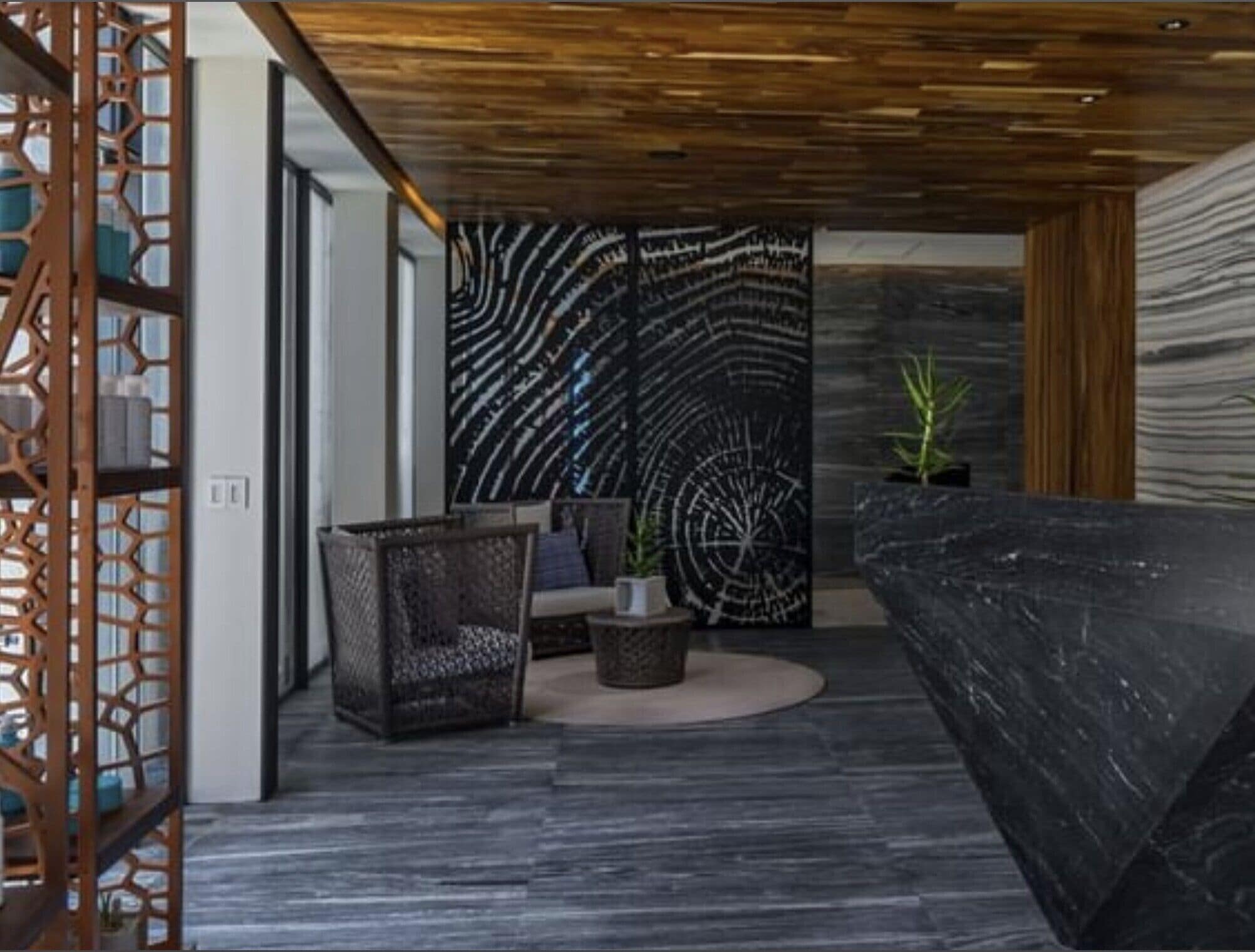 Couples treatment room(s), sauna, hot tub, steam room, body treatments