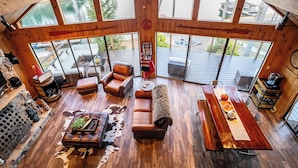 Dining - Norris Lake Cabin | Dock + Games (Jacksboro)