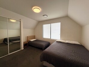 3 bedrooms, bed sheets