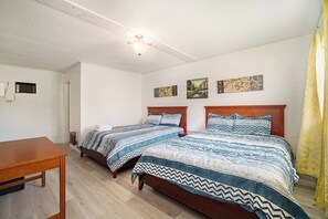 Cortinas blackout, tabla de planchar con plancha y wifi gratis 