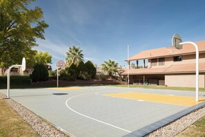 Sports court - St. George Getaway - Spacious, Updated 1 BD/1 BA, Sleeps 6 (St. George)