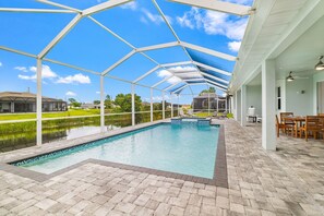 Pool - Relax & Unwind: Canal-Front Escape with Pool, Hot Tub & Lanai (Cape Coral)