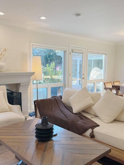 Secret garden home near Stanford