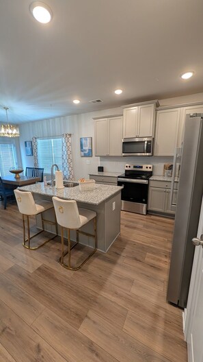 Fridge, microwave, oven, stovetop - The Jonesboro Treasure (Jonesboro)