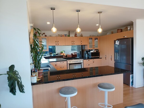 Mikrowelle, Ofen, Herdplatte, Geschirrspüler