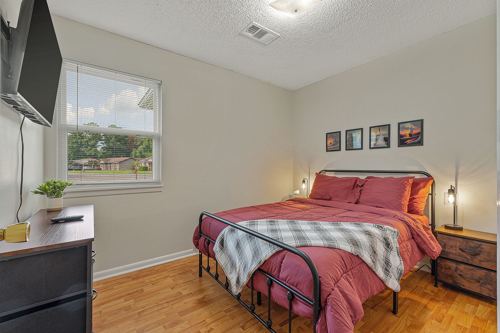 3 camere, ferro/asse da stiro, Wi-Fi gratuito, lenzuola