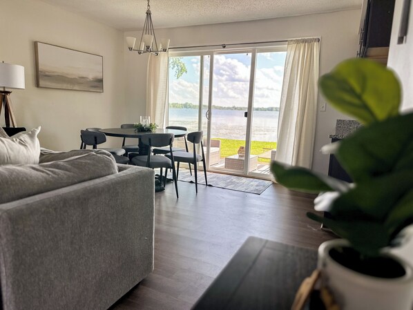 Living area - Stunning Grass Lake Duplex - Sleeps 8 (Jackson)