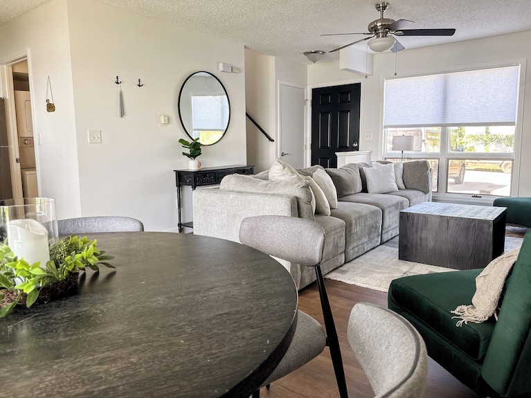 Stunning Grass Lake Duplex - Sleeps 8 - Jackson, MI