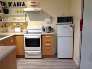 Micro-ondes, four, plaque de cuisson, lave-vaisselle