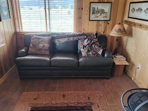 Fernseher, Kamin, DVD-Player, Stereoanlage