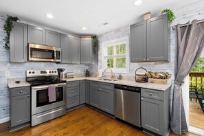 House (6 Bedrooms) | Interior - Dogwood & Sweetgum Buyout by Avantstay 2 Home Buyout! Sleeps 16! (Asheville)