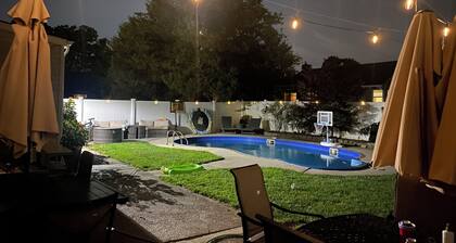 Lovely RV with AC in charming Bethpage