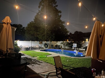 Lovely RV with AC in charming Bethpage