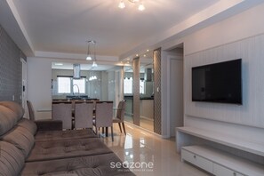 Basic Apartment | Living area