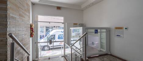 Basic Apartment | Interior