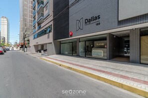 Basic Apartment | Exterior detail