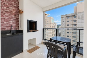 Outdoor dining - Apartment With View to Beach in Itapema Dsh1702 (Itapema)