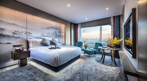 Suite Royal | Artículos del minibar gratis y caja de seguridad en la habitación 