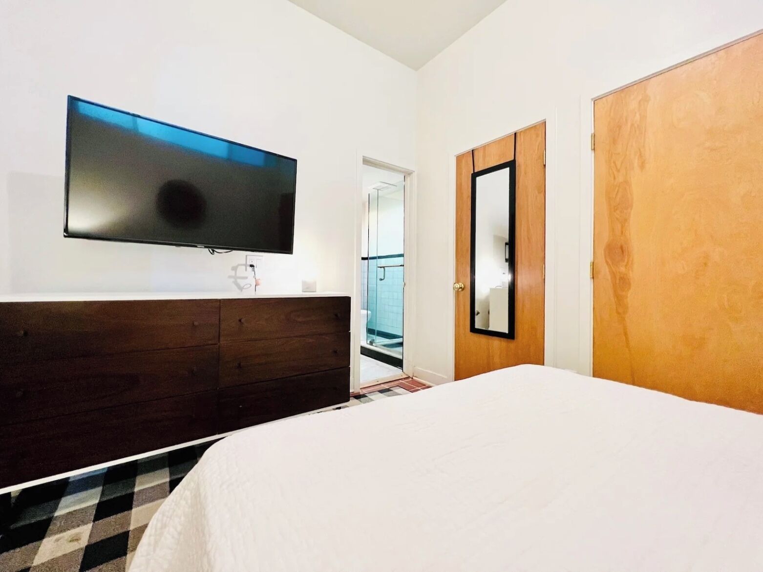 1 bedroom, desk, free WiFi, bed sheets