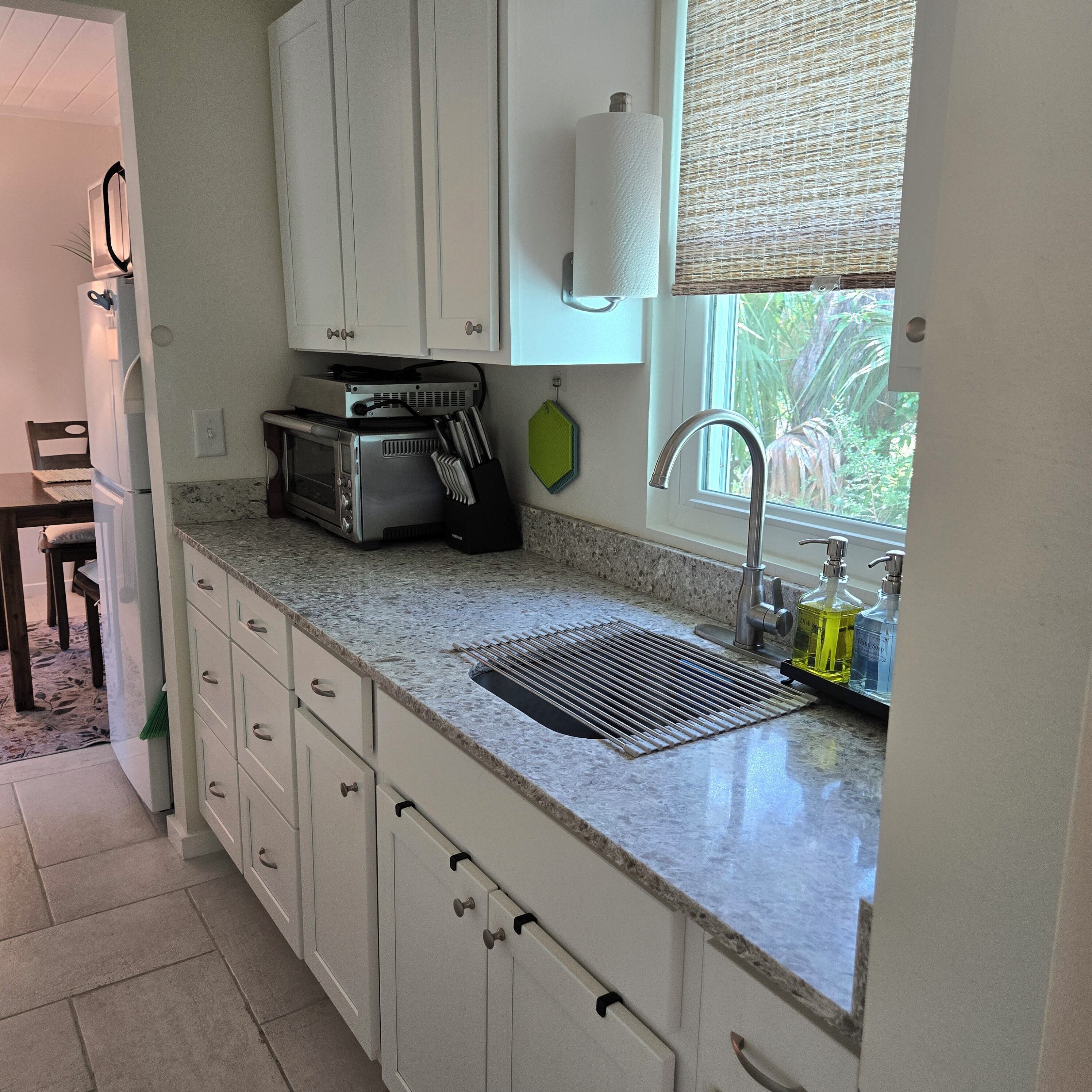 冰箱、微波炉、烤箱、炉灶