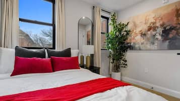 4 Schlafzimmer, Schreibtisch, Bügeleisen/Bügelbrett, Reisekinderbett