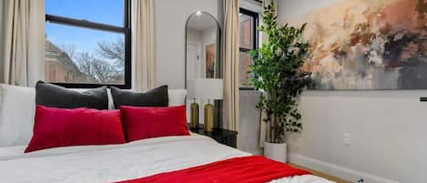 4 Schlafzimmer, Schreibtisch, Bügeleisen/Bügelbrett, Reisekinderbett