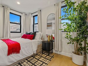 4 bedrooms, desk, iron/ironing board, travel crib