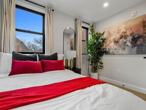 4 bedrooms, desk, iron/ironing board, travel cot - 4BR Boston Home 5-minute walk to Subway (Boston)