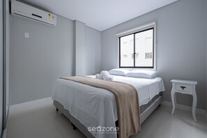 Room - 2BR Apt w/ Pkg & BBQ 450m From sea Ean503 (Balneário Camboriú)