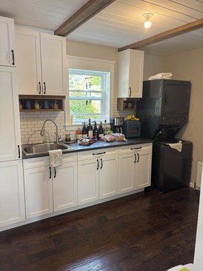 Mikrowelle, Ofen, Herdplatte, Geschirrspüler