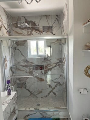 Shower, towels, soap, toilet paper - Brand new 2-bedroom cottage, Harts Exuma across the street from the beach (Exuma)