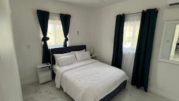 2 bedrooms, iron/ironing board, WiFi, bed sheets