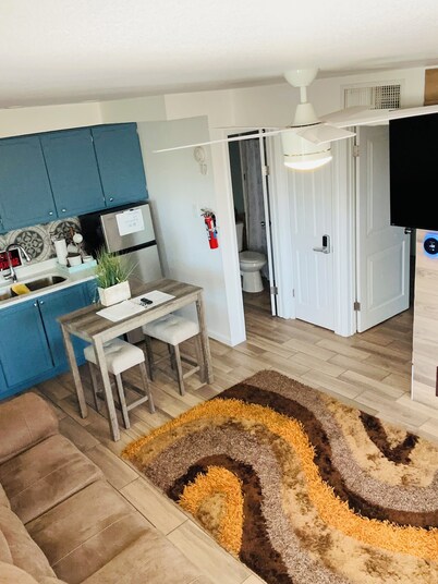 Terrific apartment with AC in vibrant El Paso