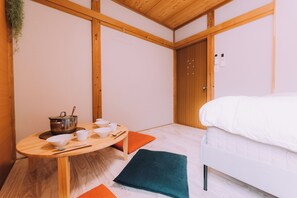 アイロン / アイロン台、WiFi (無料)、ベッドシーツ