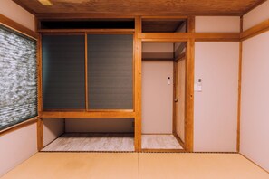 Iron/ironing board, free WiFi, bed sheets - 3BD Yuzawa Onsen Lodge House A (Minamiuonuma)