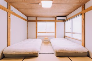 Iron/ironing board, free WiFi, bed sheets