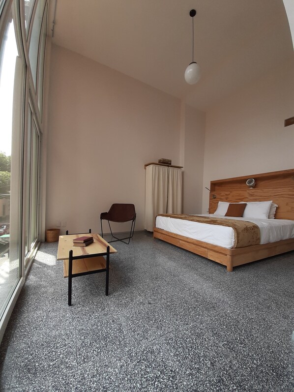 1 habitación, tabla de planchar con plancha, internet y ropa de cama 