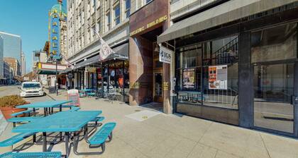 Large 2 King BR Condo in Theater District w Free Parking Gym Secure Walkable