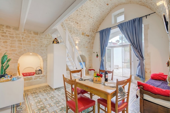 3 chambres, fer et planche à repasser, Wi-Fi gratuit, draps fournis